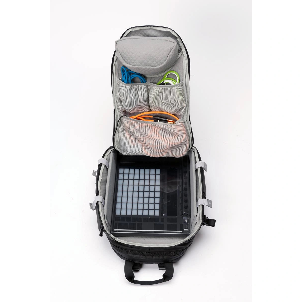 Mochila reciclada con compartimentos modulares y acolchado EVA. myhd.cl - Ableton Push 2