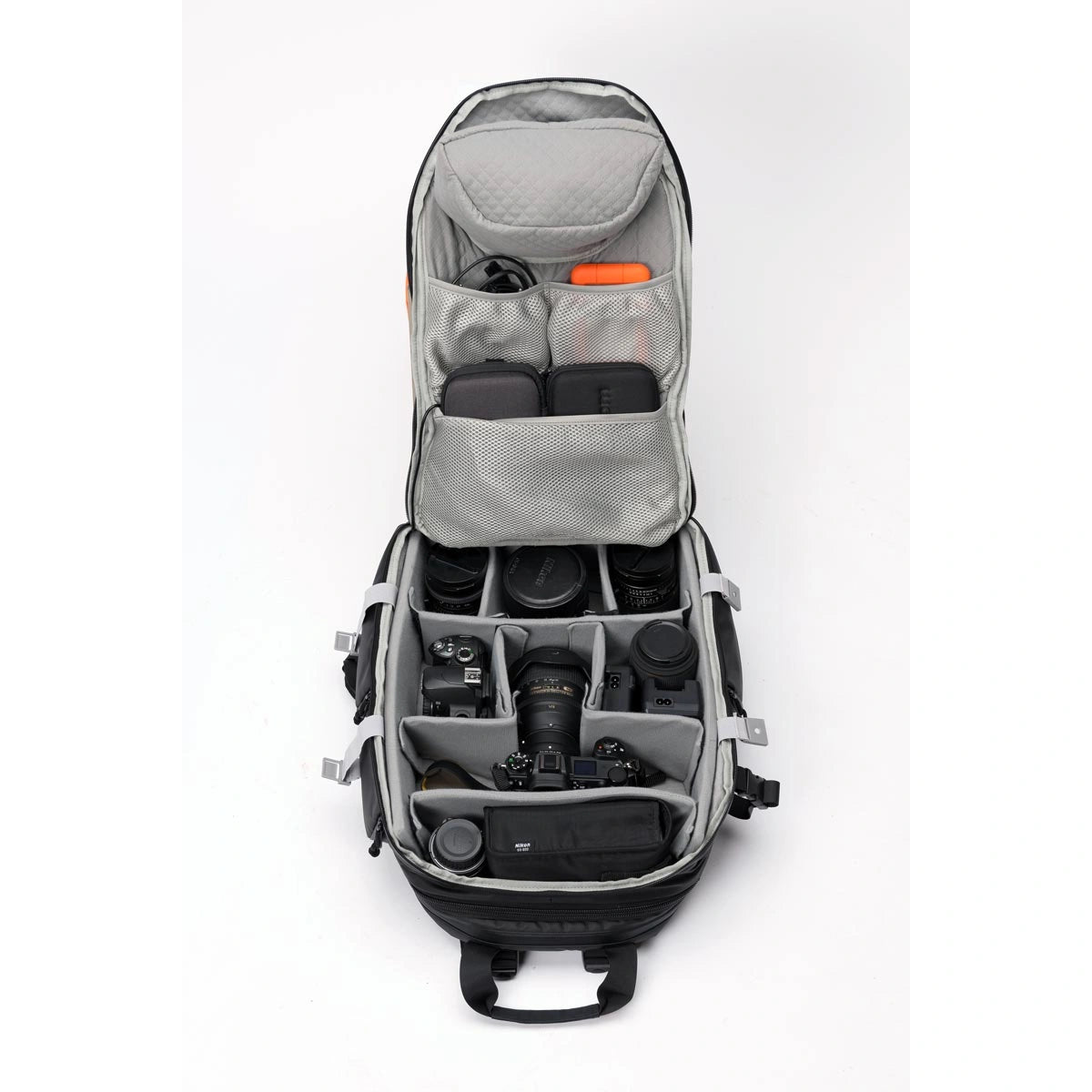 Mochila reciclada de plástico con compartimentos espaciosos. myhd.cl - Ableton Push 2
